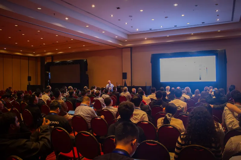 Sesión científica en un congreso internacional